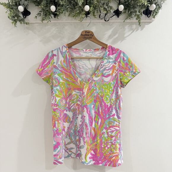 Lilly Pulitzer Tops - Lilly Pulitzer Etta Floral/fish Print V Neck Short Sleeve Shirt Medium 11-3036